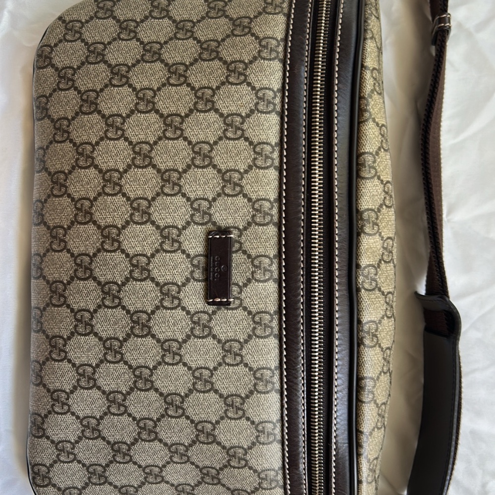 Authentic GUCCI 21110 Beige GG Supreme Waist Bag for Men and Women